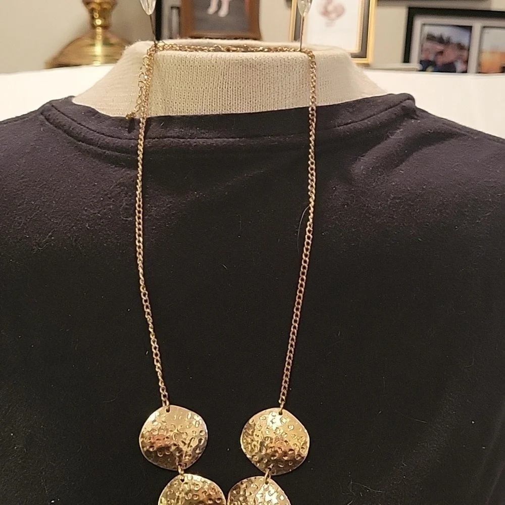Necklace - Picture 2 of 3
